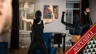 Eve Giren Hırsızın Karısını Siktim
